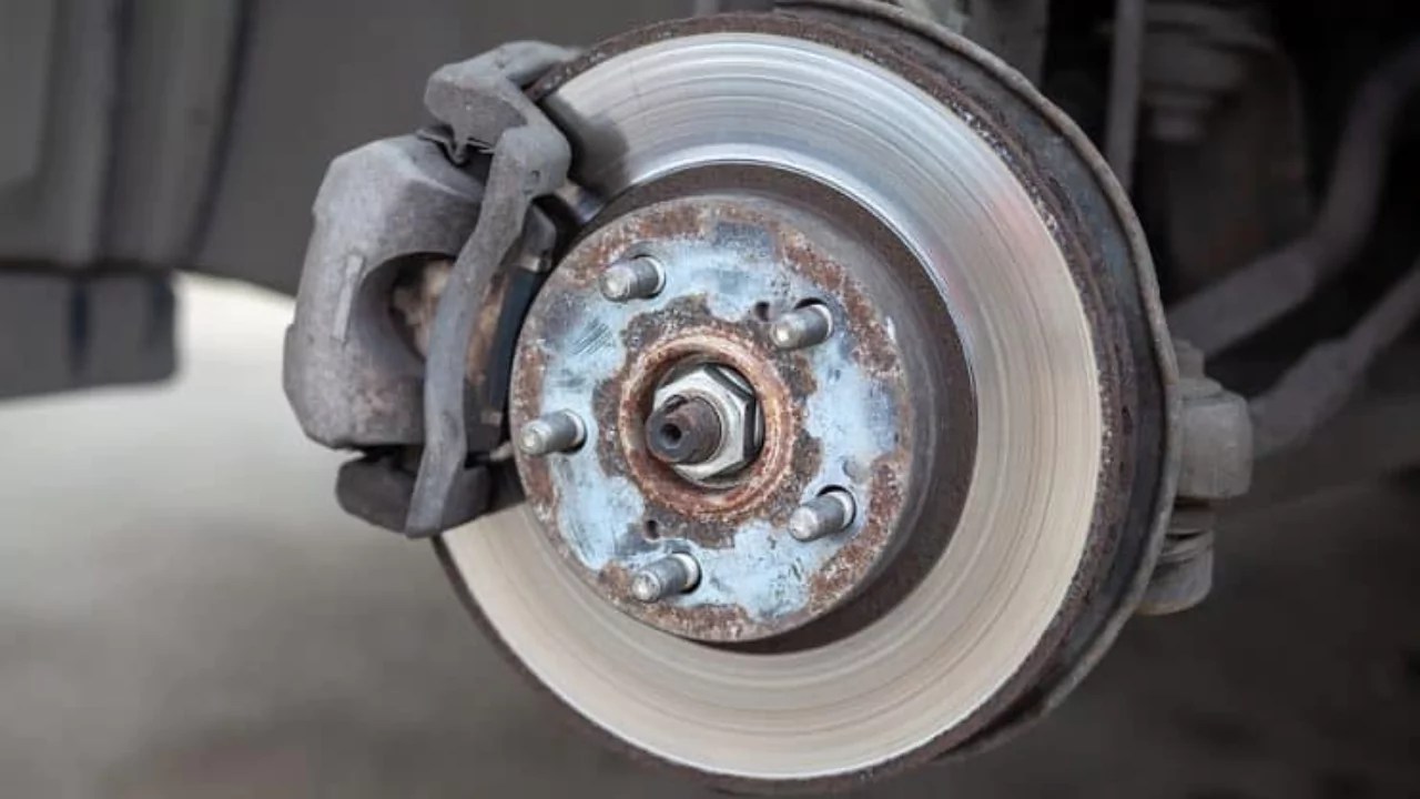 8 Symptoms Of A Bad Brake Caliper