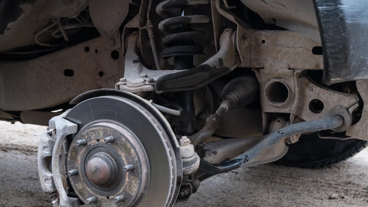6 Signs Of A Bad Front Or Rear Strut