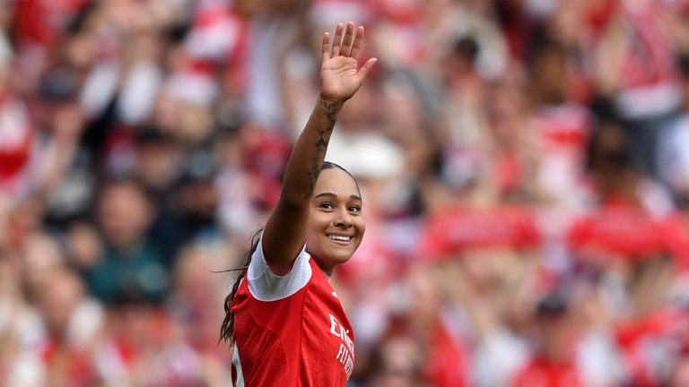 Olivia-Smith-waving_ngnlkwx9.jpg