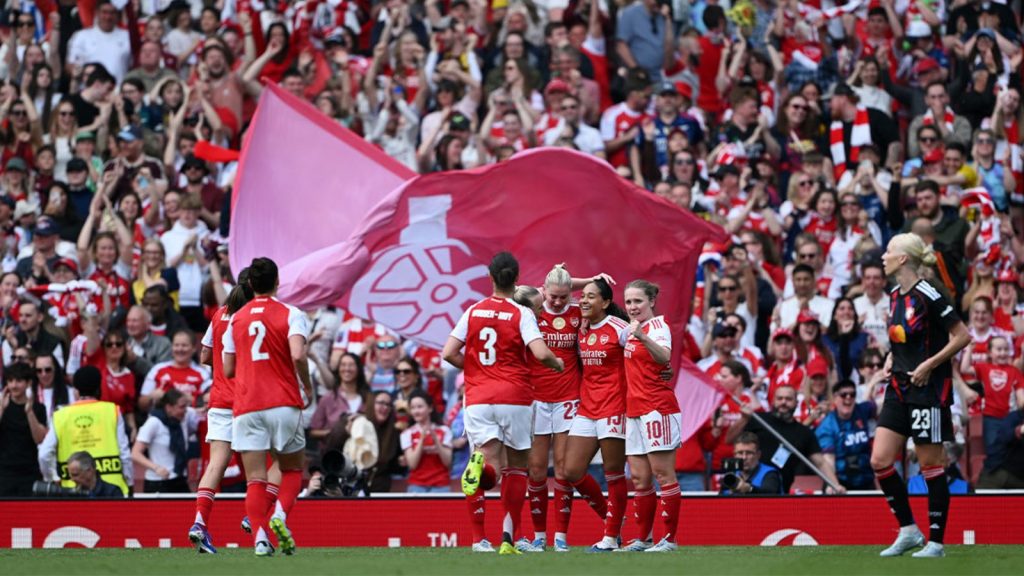 Smith-celebrates-against-Lyon_q5ckj9ye.jpg