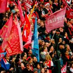 Fans-waving-flags_nvmutmai.jpg