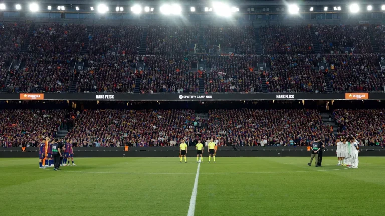 ND-LIGA-J35-BARCELONA-RM-MINUTO-SILENCIO_AV30446.webp