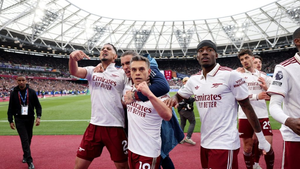 arsenals-belgian-midfielder-leandro-trossard-celebrates-scoring-the-teams-first-goal-during_x7nkya08.jpeg