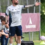 romford-england-arsenal-academy-coach-adam-birchall-during-the-u18-premier-league-match_s6odmz10.jpe