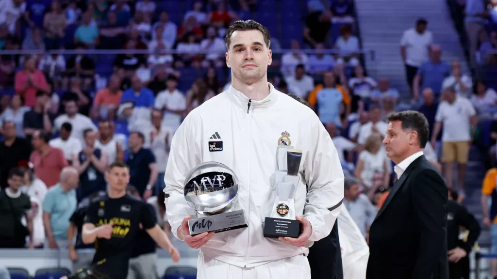 ND-LIGA-ENDESA-PLAYOFF-P1-RM-TENERIFE-PREMIOS-HEZONJA_SG20301.webp