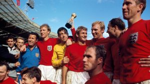 the-victorious-england-team-celebrate-with-the-jules-rimet-trophy-after-the-1966-fifa-world_hms0bayq.jpeg